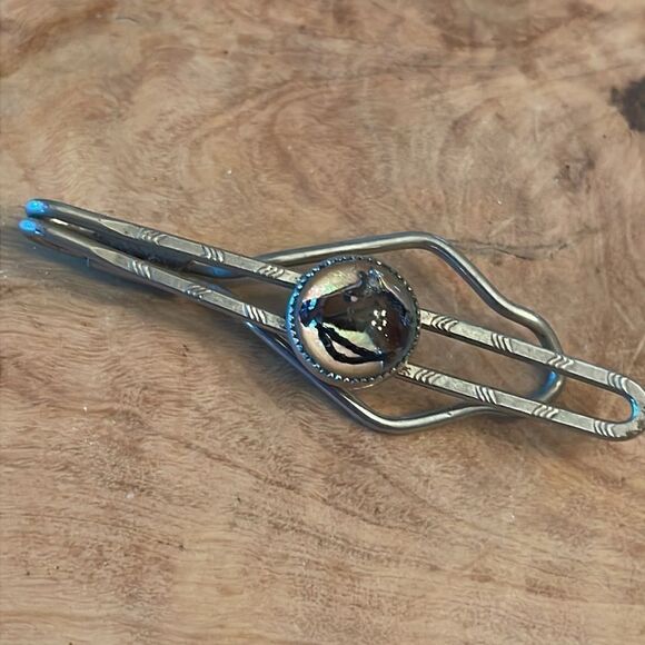 Vintage Tie Clip with Reverse Glass Painted Portrait of a Horse - Picture 5 of 5